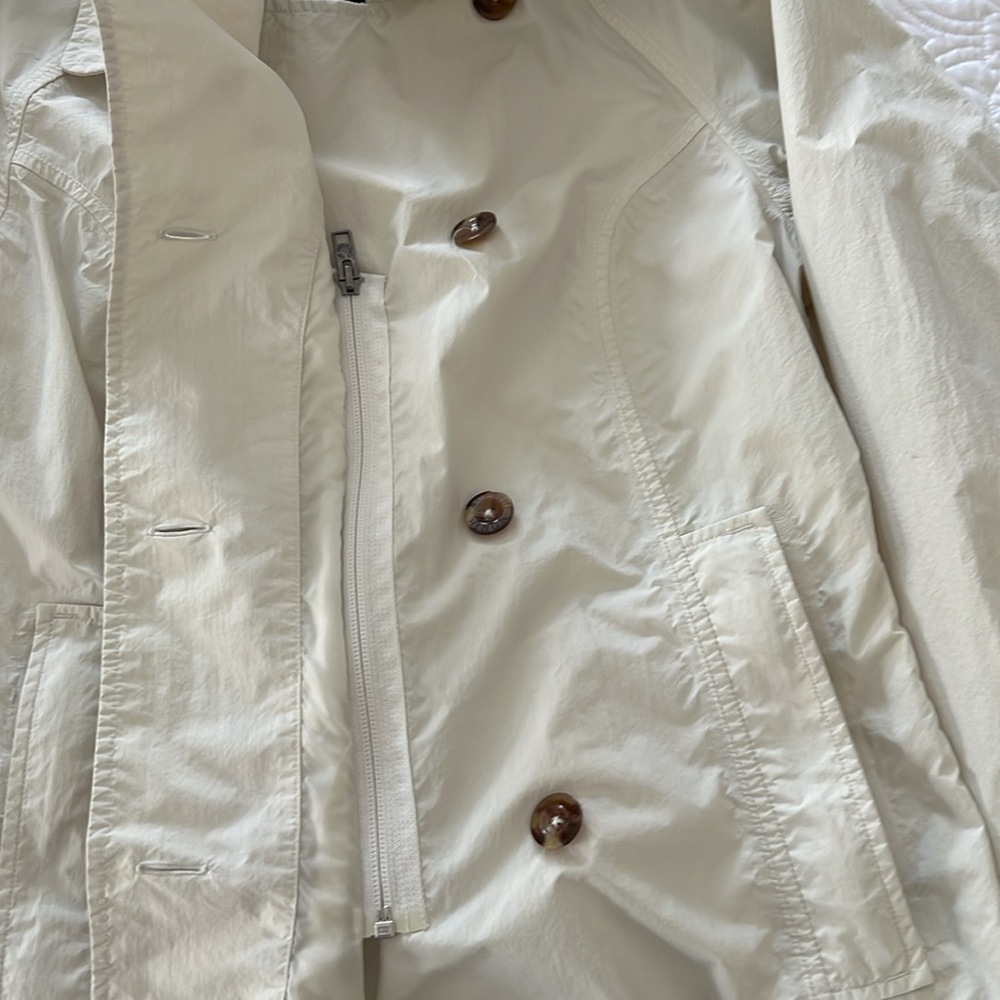 North Face lightweight nylon off white jacket - Picture 14 of 15